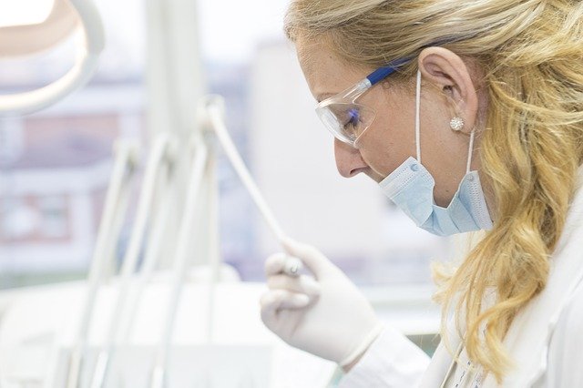 Doctor in laborator